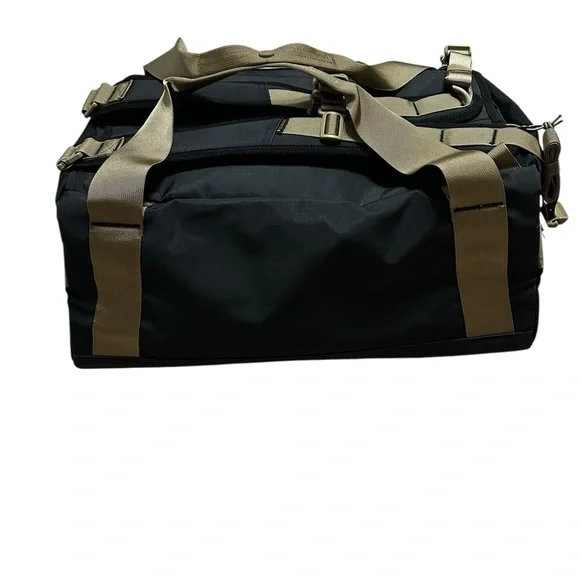 Filson All-Weather 40L Duffel Bag Black/Covert NWT Waterproof Travel - Picture 3 of 8
